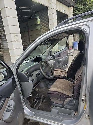 Продажа авто: Toyota Funcargo: 2003 г., Механика, Бензин, Минивэн — 7