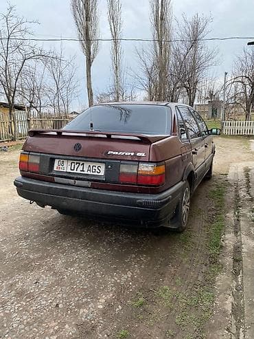 Volkswagen Passat: 1991 г., Седан — 2