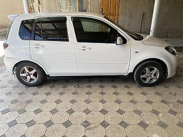 гитара мазда: Mazda Demio: 2004 г., 1.5 л, Механика, Бензин, Хэтчбэк — 6