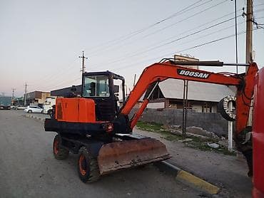 катер водный: Экскаватор, Doosan, Колесный — 4