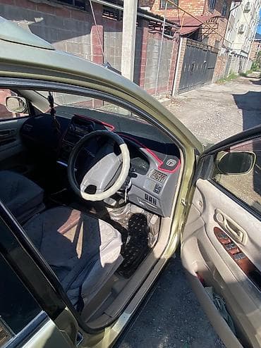 stepwagon: Toyota Ipsum: 2000 г., 2 л, Автомат, Бензин, Минивэн — 1