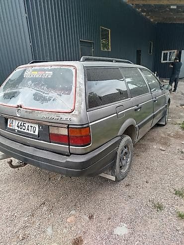Унаа сатуу: Volkswagen Passat: 1991 г., Кол менен иштөөчү, Универсал — 4