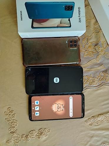 Смартфоны: комплект из 3 устройств с коробкой. 1) Samsung Galaxy A12 — 1