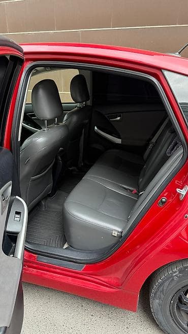 вольво спойлер: Toyota Prius: 2013 г., 1.8 л, Вариатор, Гибрид, Лифтбек — 6