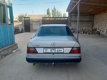 задние сиденья на мерс 124: Mercedes-Benz W124: 1989 г., 2 л, Ручные, Бензин, Седан — 4