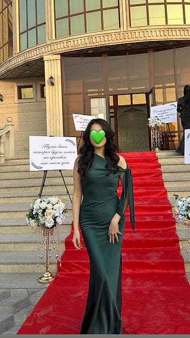 изумрудное: Вечернее платье, Русалка, Длинная модель, Атлас, Один рукав, S, M — 3