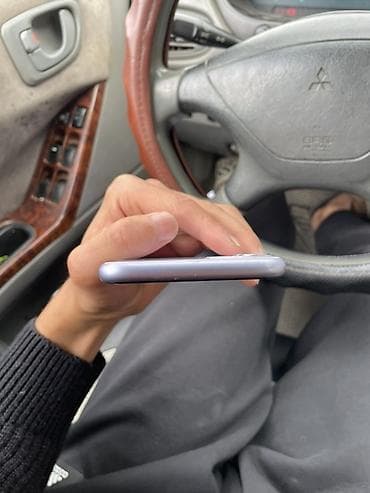 вай фай роутер sim kard: IPhone 11 — 6