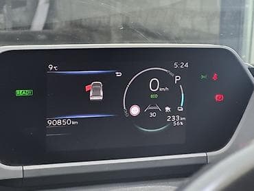 батарея гибрид: Toyota bZ4X: 2023 г., Электромобиль, Кроссовер — 10