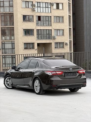 corolla s: Toyota Camry: 2018 г., 2.5 л, Автомат, Гибрид, Седан — 2