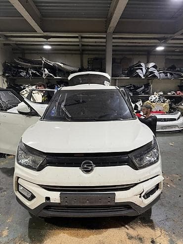 ssang: Капот Ssangyong, Б/у, Оригинал — 1