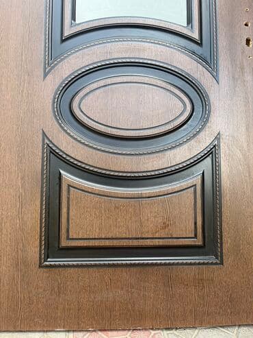 цена деревянной двери: Дверь деревянная НЕ ИЗ КАРТОНА 
УСТУПКА БУДЕТ 
есть две штуки 
200х90 — 3