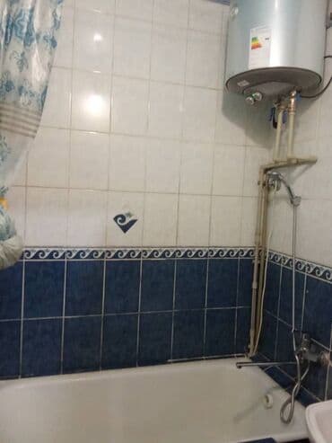 срочная продажа: Срочно продаю трехкомнатную квартиру в 3 микрорайон. 2/5 не угловая — 3