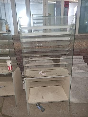 витренные холодильники: Торговое оборудование для магазина/киоска: - Стеклянные витрины — 1