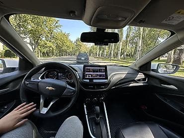 Транспорт: Chevrolet Onix: 2020 г., 1.3 л, Автомат, Бензин, Седан — 10
