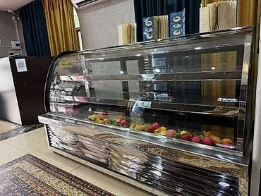 Холодильная кондитерская витрина - Панорамное изогнутое стекло по — 1