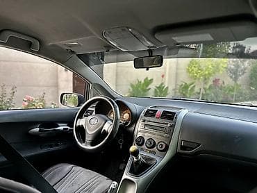 ключ от хонды: Toyota Auris: 2008 г., 2 л, Механика, Бензин, Хэтчбэк — 3