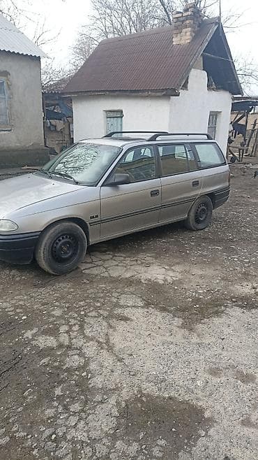 one stop: Opel Astra: 1994 г., Механика, Универсал — 4