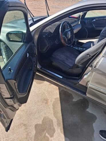 мерсадес: Mercedes-Benz C-Class: 2005 г., 3.5 л, Автомат, Бензиновая, Седан — 7