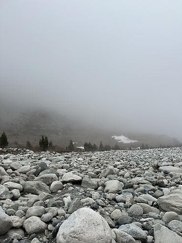 Набор природного камня (валуны и галька) для ландшафтного дизайна -