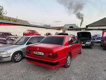 дверные карты мерседес 124: Mercedes-Benz W124: 1990 г., Седан — 4