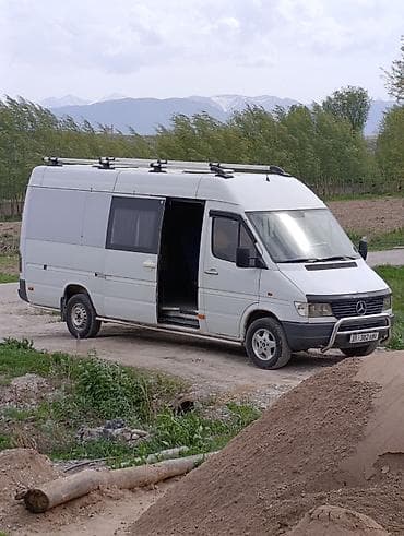 чемодан в багажник авто: Mercedes-Benz Спринтер: 1999 г., Фургон — 2