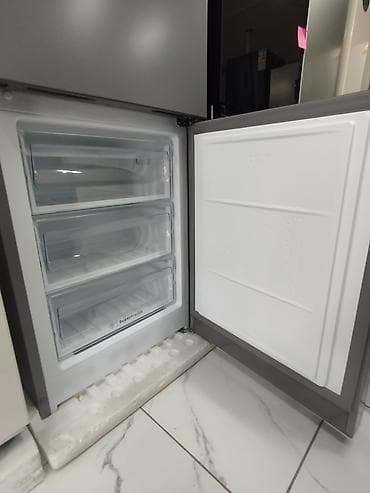 mini refrigerator: Холодильник Indesit, Двухкамерный — 4
