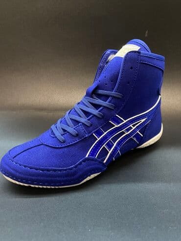 футбольные бутсы predator: Борцовки Asics белого цвета с зелеными и золотыми вставками. Высокий — 7