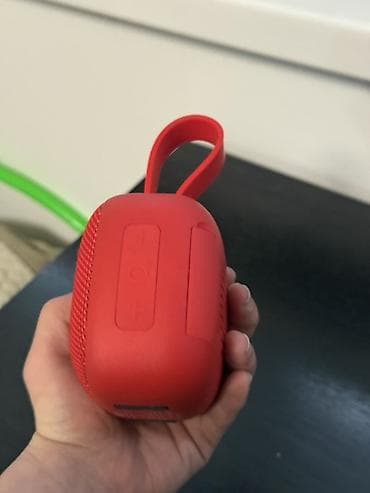 iphone 10 max: Портативная Bluetooth-колонка MOXOM MX-SK10 (TWS+), красная. Основные — 2