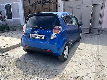 golf 2: Chevrolet Spark: 2011 г., 1 л, Механика, Бензин, Универсал — 3