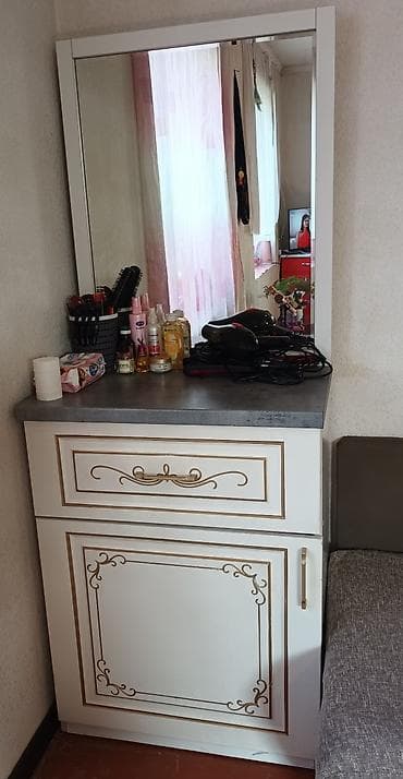 туалетный столик белый: Туалетный столик, С зеркалом, цвет - Белый — 1