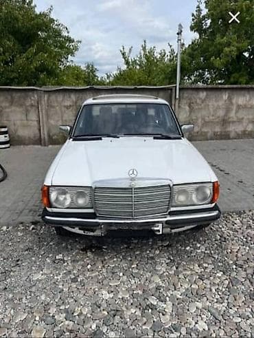 Mercedes-Benz W123: 1982 г., Автомат