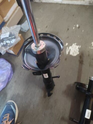 Аморты задние 4wd rx330 кузове Тойота оригинал новые по цене Каябы