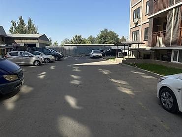 Кыймылсыз мүлк: Ж. К. Фрунзенец,Садырбаева 1/9, Баха-Гагарина, 46 кв/м. сан, узел — 4