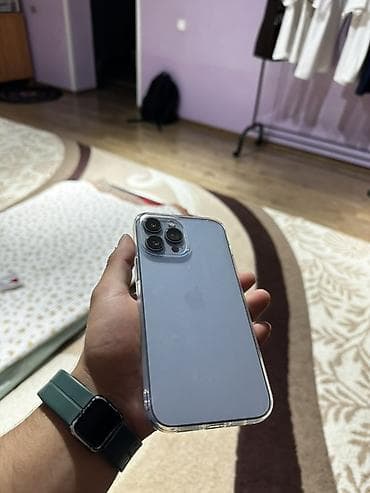 ıphone 12 pro: IPhone с тройной камерой и экраном с вырезом (Face ID) — 1