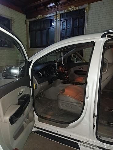 Транспорт: Kia Carnival: 2017 г., 2.2 л, Автомат, Дизель, Лимузин — 7