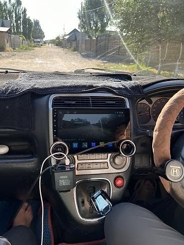 Honda Stream: 2001 г., 2 л, Автомат, Бензин, Минивэн — 9