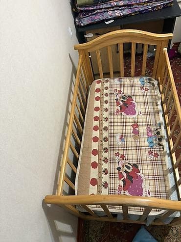 Детская деревянная кроватка с матрасом - Материал: натуральное