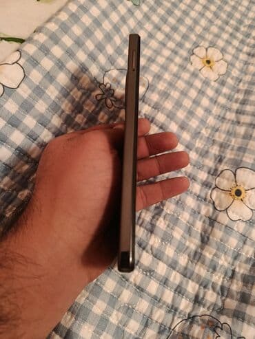 телефон дешево купить: Tecno Camon 30, Б/у, 256 ГБ, цвет - Черный, 2 SIM — 4