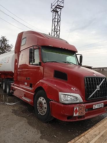 w210 2 2: Тягач, Volvo, Без прицепа — 4