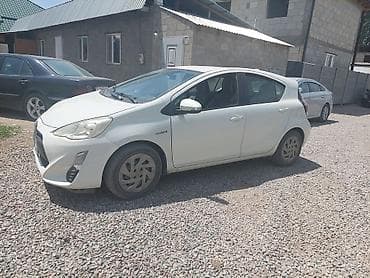 Продажа авто: Toyota Prius C: 2016 г., 1.5 л, Автомат, Гибрид, Хэтчбэк — 2