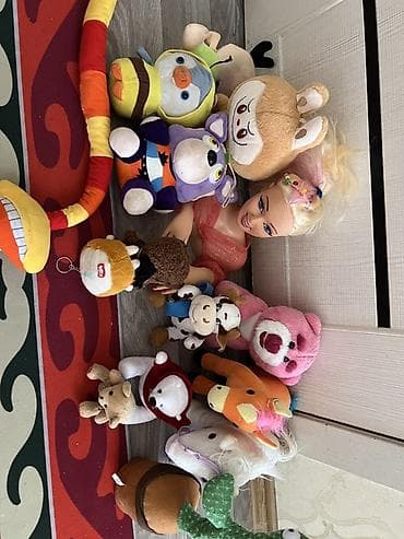 Игрушки: Набор мягких игрушек и кукольных аксессуаров. В составе: - — 1