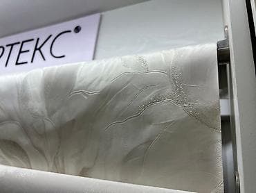 ролл шторы для кухни: Рулонные шторы/тканевые ролеты с фактурным перламутровым рисунком. - — 1