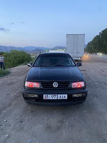 камри 30 зеркало: Volkswagen Vento: 1993 г., Седан — 2