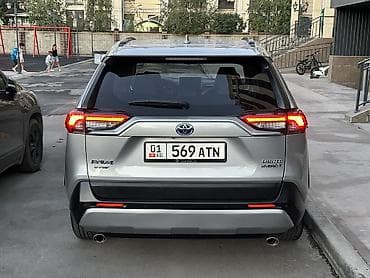 два авто: Toyota RAV4: 2020 г., 2.5 л, Вариатор, Гибрид, Кроссовер — 9