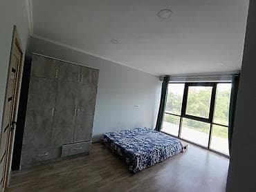 Батирлер: 1 бөлмө, Кыймылсыз мүлк агенттиги, Чогуу жашоосу жок, Жарым -жартылай эмереги бар — 1