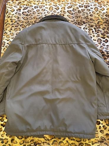 куртка на зиму: Мужская зимняя куртка с тёплым воротником Размер: 48-50 Не б/у - — 10