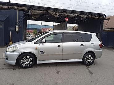 corolla: Toyota Ipsum: 2002 г., 2 л, Механика, Дизель, Минивэн — 4