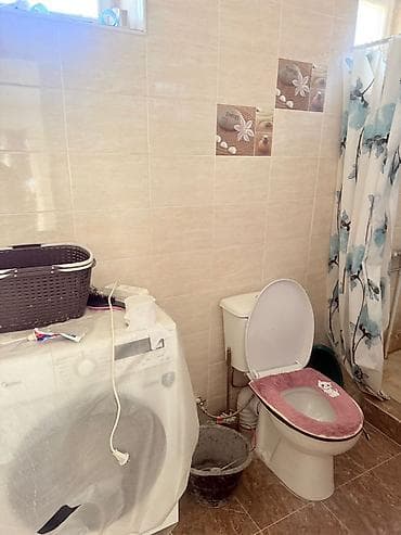 продаю дом г кайынды: Продаётся дом с участком. - Жилое помещение с двумя комнатами — 2