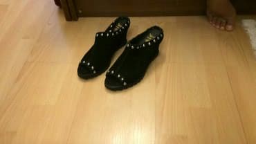 туфли черные с открытым носиком: Шлепанцы замша . 
Новые 1000 — 3