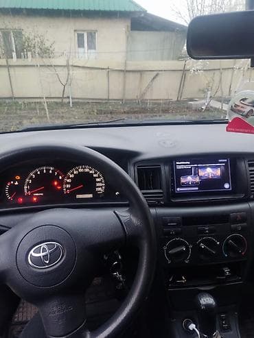 Унаа сатуу: Toyota Corolla: 2004 г., 1.6 л, Кол менен иштөөчү, Бензин, Хетчбек — 10